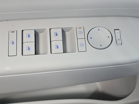 New 2026 Hyundai Kona SE image 27