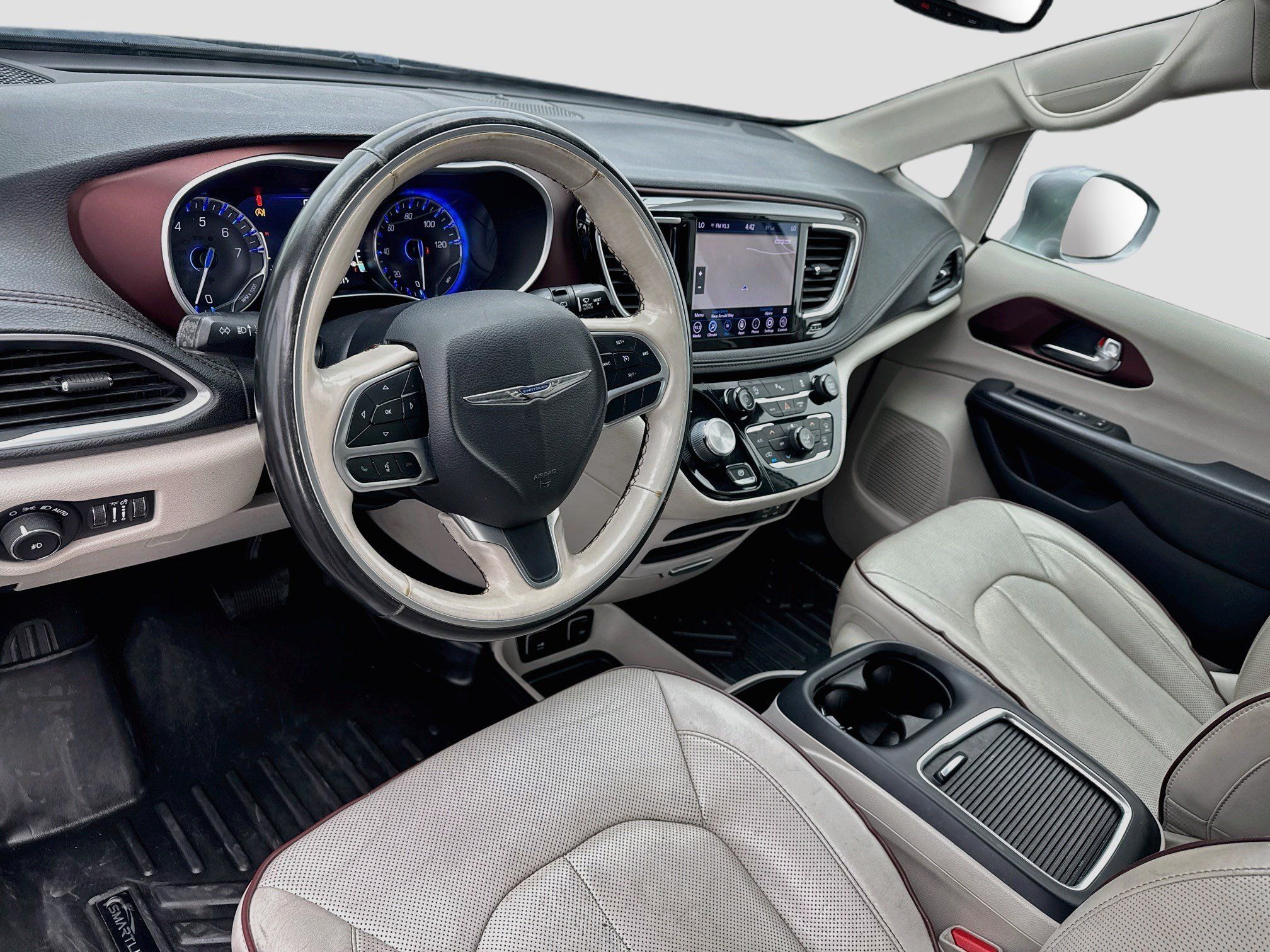 Used 2020 Chrysler Pacifica Limited FWD image 7
