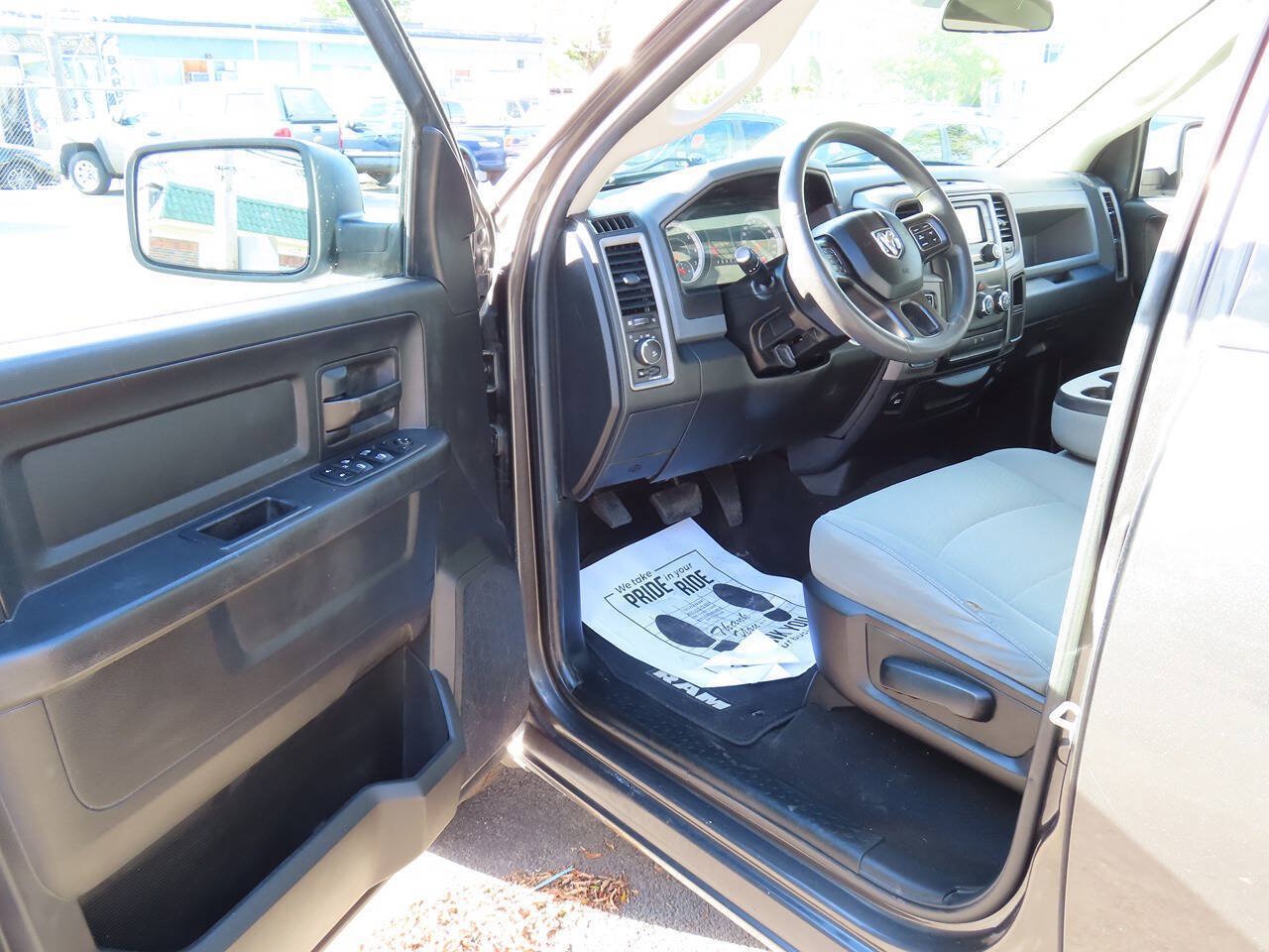 Used 2018 RAM 1500 Express w/ Express Value Package AWD/4WD image 18