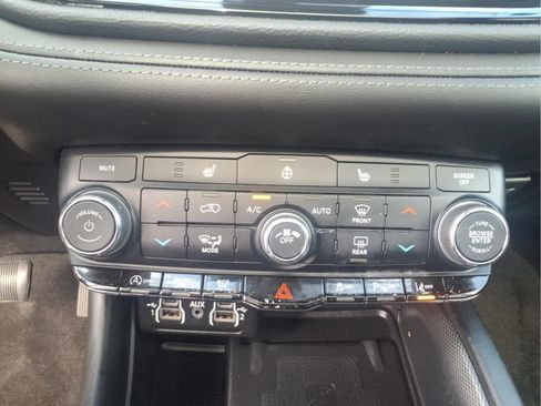 Used 2022 Dodge Durango GT AWD/4WD image 25