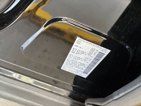 Used 2025 Nissan Pathfinder SV image 30