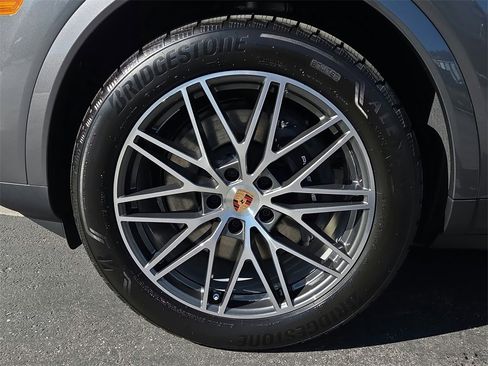 New 2026 Porsche Cayenne image 24