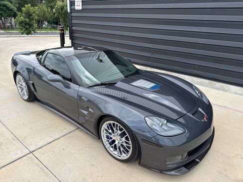 Used 2010 Chevrolet Corvette ZR1 w/ Preferred Equipment Group RWD image 26