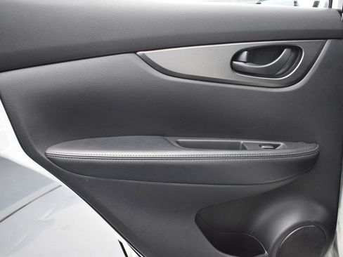 Used 2017 Nissan Rogue Sport S w/ S Appearance Package image 21