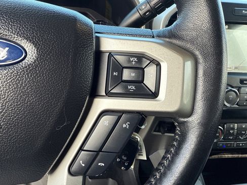 Used 2019 Ford F350 Lariat w/ Camper Package image 31