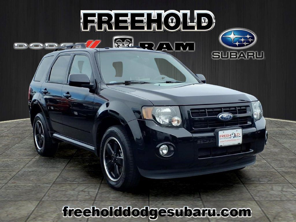 Used 2011 Ford Escape XLT w/ 201A Rapid Spec Order Code FWD image 1