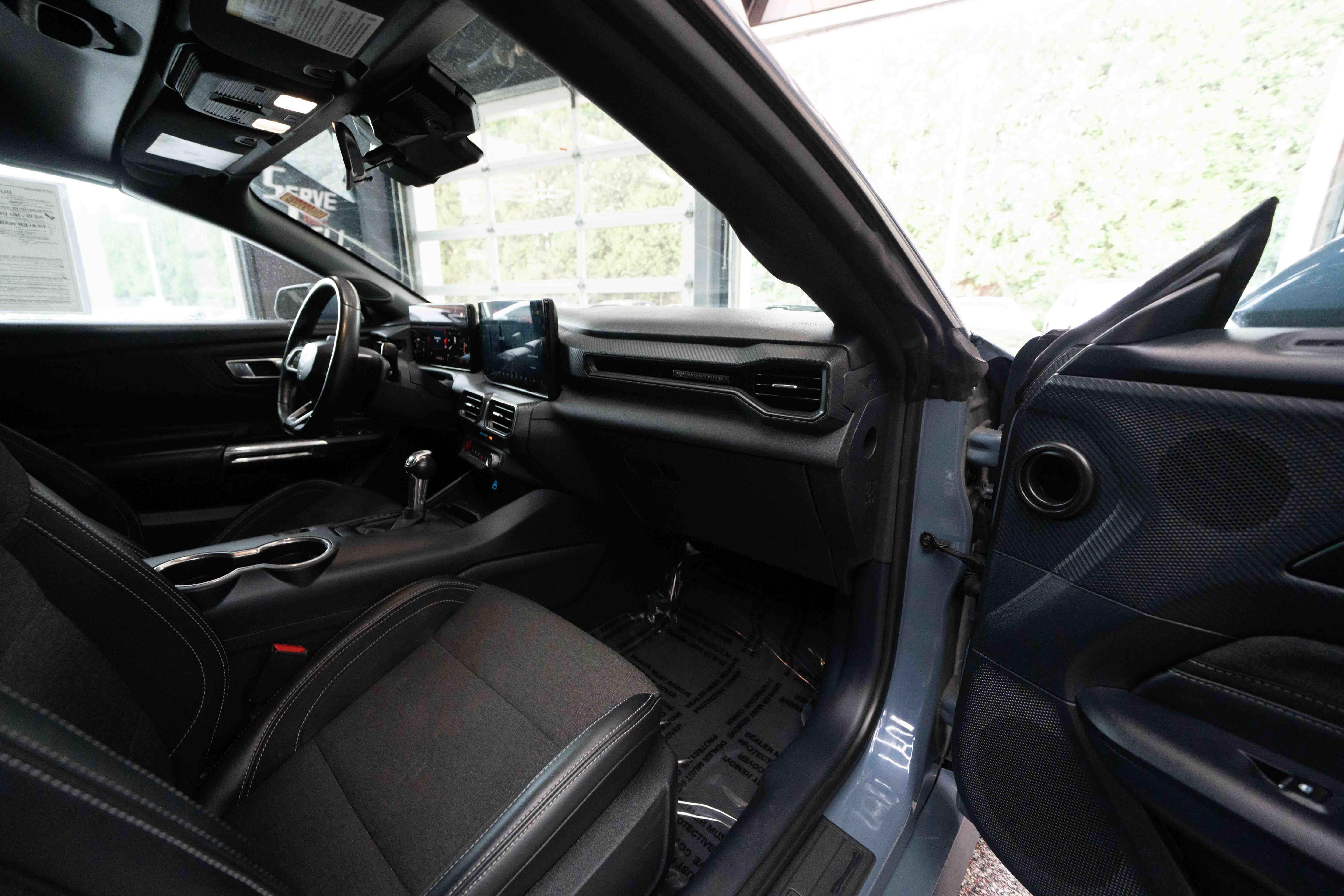 Used 2024 Ford Mustang Convertible RWD image 25