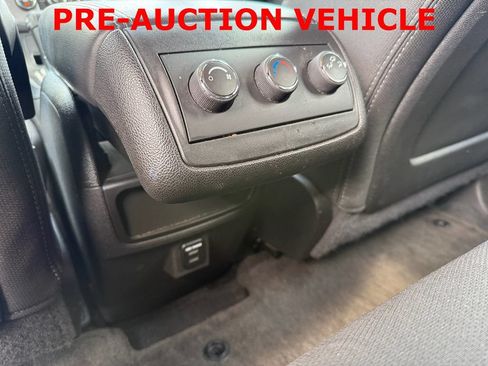 Used 2016 GMC Acadia SLE FWD image 15