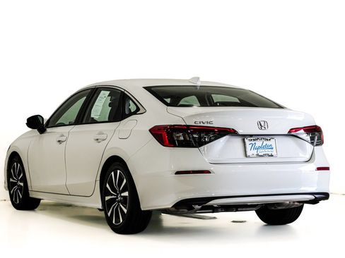 Used 2024 Honda Civic EX image 9