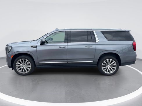 Used 2022 GMC Yukon XL Denali AWD/4WD image 5