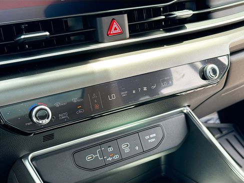 New 2026 Kia Carnival SX FWD image 10