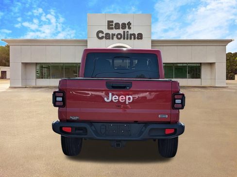 Used 2020 Jeep Gladiator Overland image 4