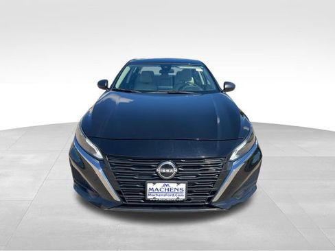 Used 2024 Nissan Altima 2.5 SV FWD image 14
