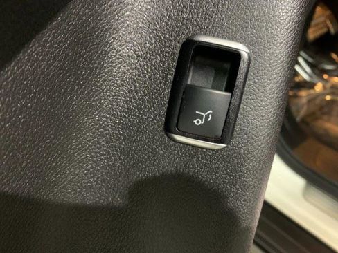 Used 2017 Mercedes-Benz GLE 63 AMG 4MATIC image 31