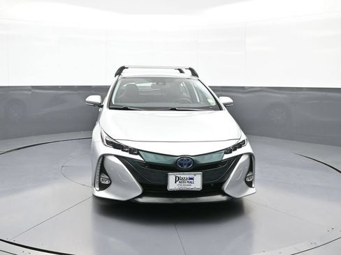 Certified 2020 Toyota Prius Prime Limited FWD image 2