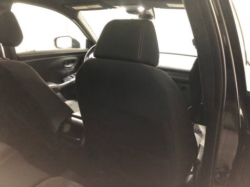 Used 2025 Honda HR-V Sport image 11