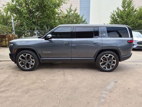 Used 2025 Rivian R1S Adventure Dual AWD/4WD image 8