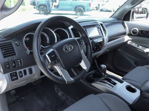 Used 2015 Toyota Tacoma PreRunner w/ TRD Off-Road Package RWD image 18