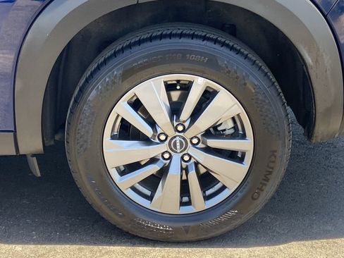 Used 2025 Nissan Pathfinder SV FWD image 28