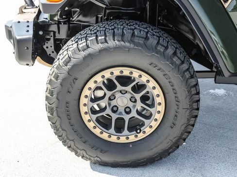Used 2022 Jeep Wrangler Unlimited Rubicon w/ Xtreme Recon 35" Tire Package AWD/4WD image 10