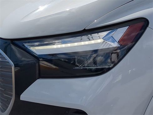 Used 2023 Audi Q4 e-tron Premium Plus w/ Premium Plus image 7