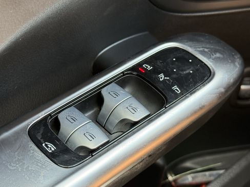 Used 2024 Mercedes-Benz C 300 Sedan image 25