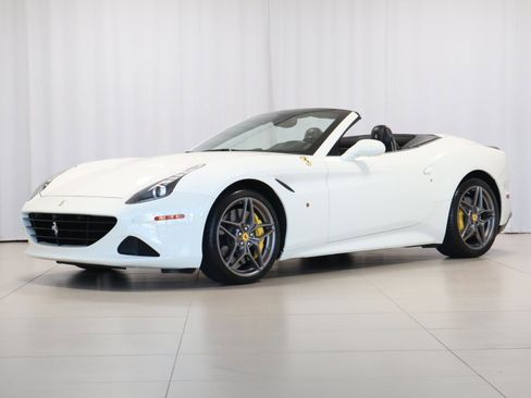 Used 2016 Ferrari California T image 2