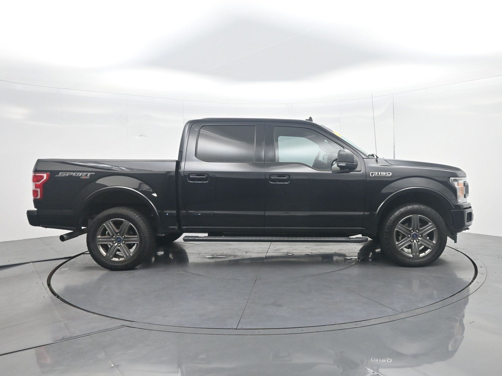 Used 2020 Ford F150 XLT w/ Equipment Group 302A Luxury AWD/4WD image 4