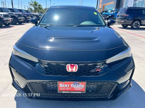 Used 2025 Honda Civic Type R image 2