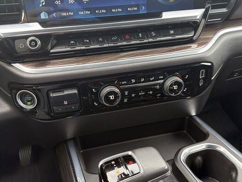 Used 2022 Chevrolet Silverado 1500 RST AWD/4WD image 19
