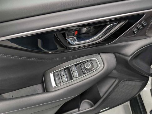 Used 2025 Subaru Outback Limited image 38