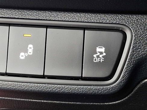 Used 2023 Kia Forte LXS w/ LXS Technology Package image 25