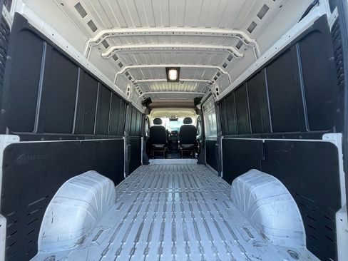 Used 2025 RAM ProMaster 2500 w/ Convenience Group FWD image 5
