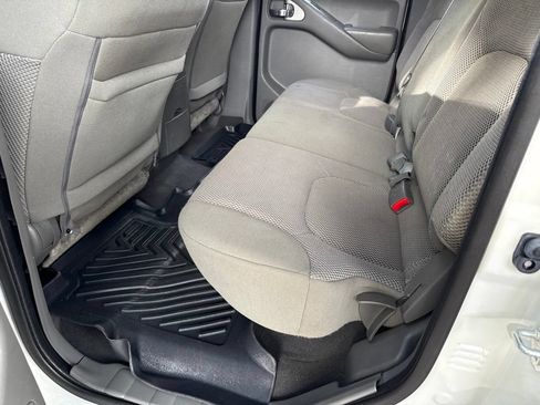 Used 2021 Nissan Frontier SV w/ Midnight Edition Floor Mats RWD image 26