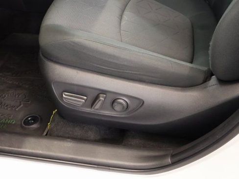 Certified 2023 Toyota RAV4 AWD Hybrid image 13