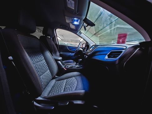 Used 2018 Chevrolet Equinox LT AWD/4WD image 32