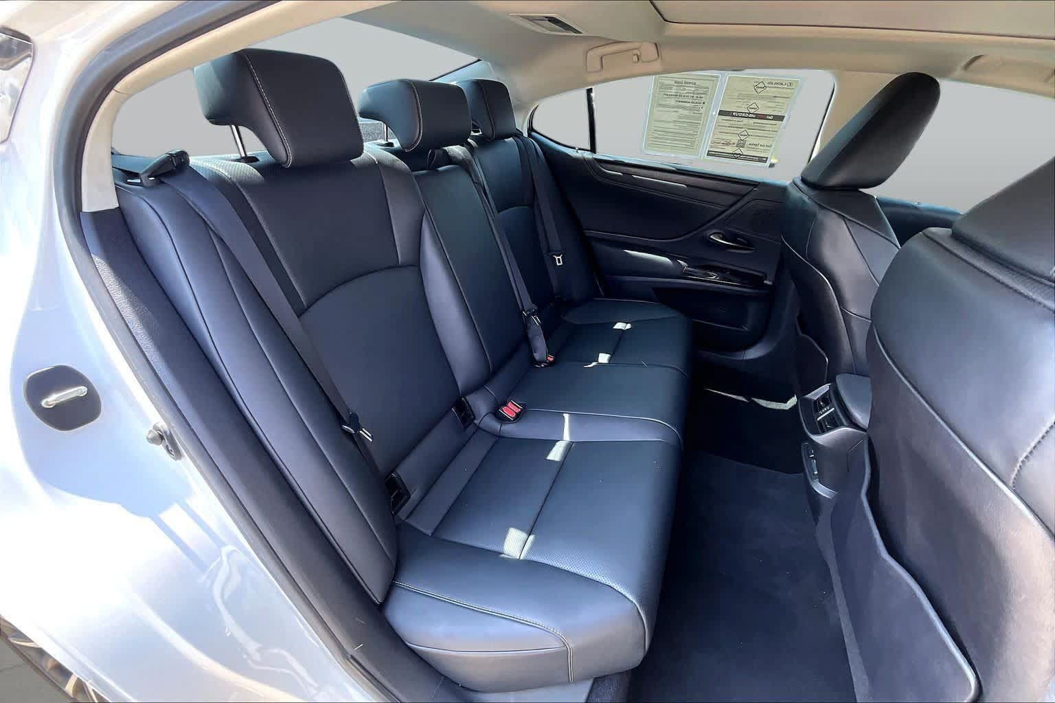 Used 2023 Lexus ES 350 w/ Premium Package FWD image 17