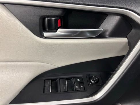 Used 2024 Toyota RAV4 XLE Premium image 20