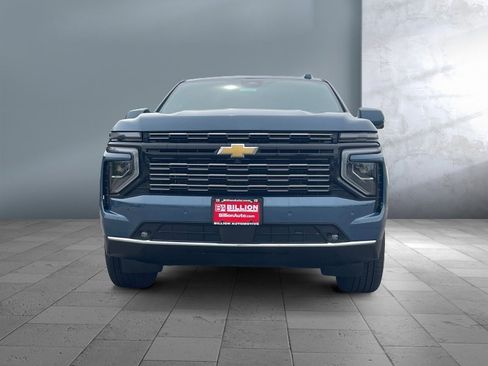 Used 2025 Chevrolet Suburban High Country AWD/4WD image 2