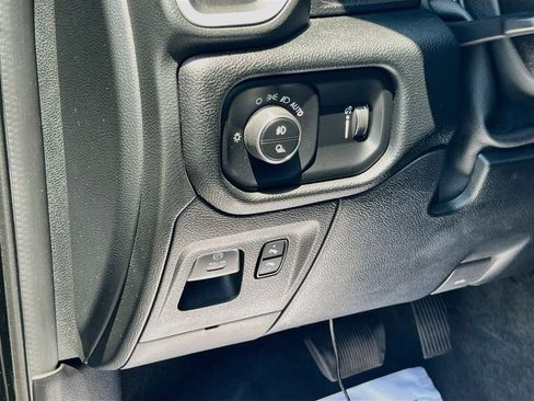 Used 2022 RAM 1500 Big Horn AWD/4WD image 10