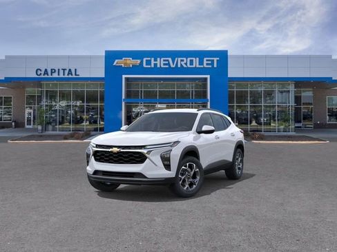 New 2026 Chevrolet Trax LT w/ Driver Confidence Package image 8