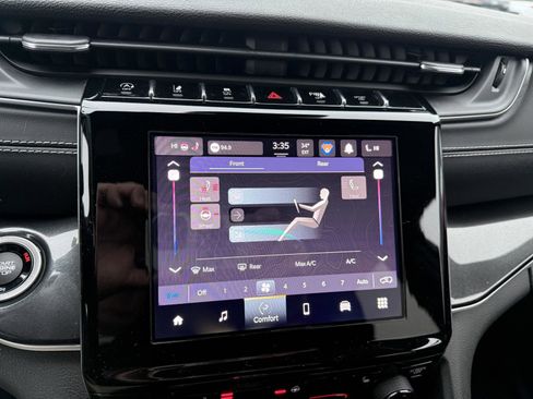 Used 2022 Jeep Grand Cherokee L Laredo image 23