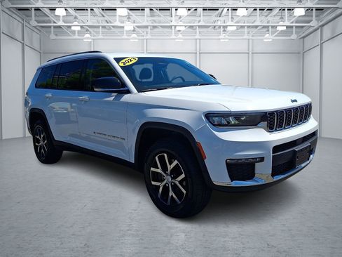 Used 2023 Jeep Grand Cherokee L Limited AWD/4WD image 7