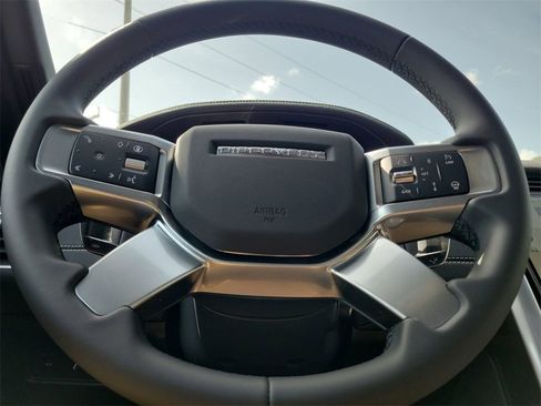 New 2025 Land Rover Discovery Dynamic SE image 29