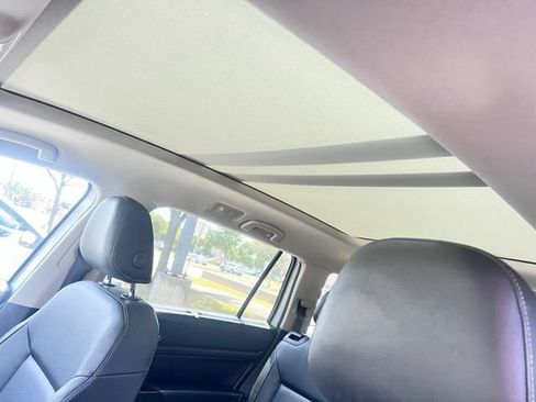 Used 2018 Volkswagen Atlas SEL w/ R-Line Package FWD image 6