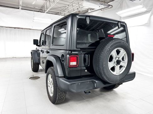 Used 2018 Jeep Wrangler Unlimited Sport S AWD/4WD image 4