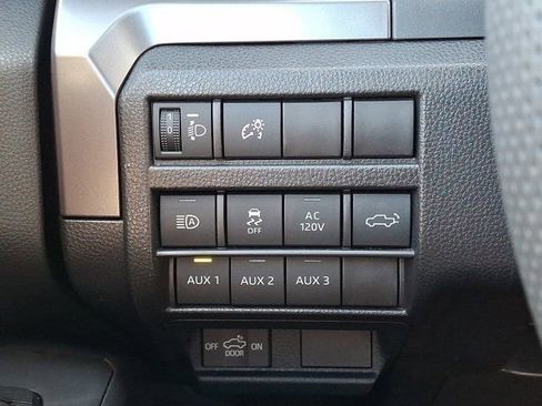 Used 2025 Toyota Tacoma TRD Off-Road w/ TRD Off Road Premium Package image 31