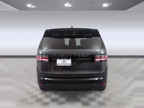 Used 2025 Land Rover Discovery Dynamic SE AWD/4WD image 8