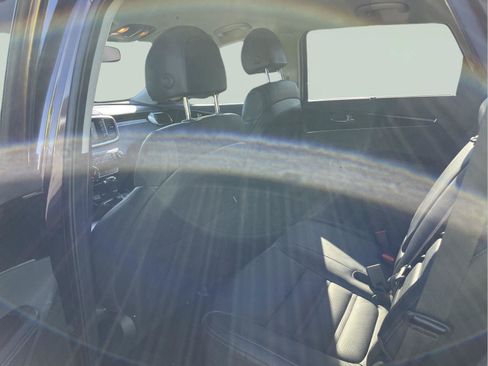 Used 2018 Kia Sorento EX AWD/4WD image 14