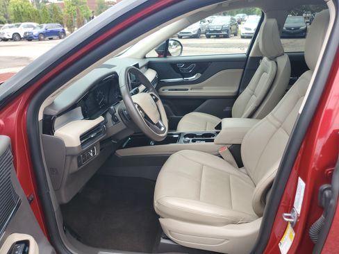 Certified 2022 Lincoln Corsair AWD w/ Premium Package image 12